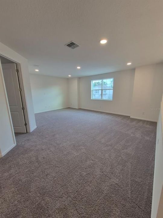 For Rent: $3,800 (3 beds, 3 baths, 3556 Square Feet)