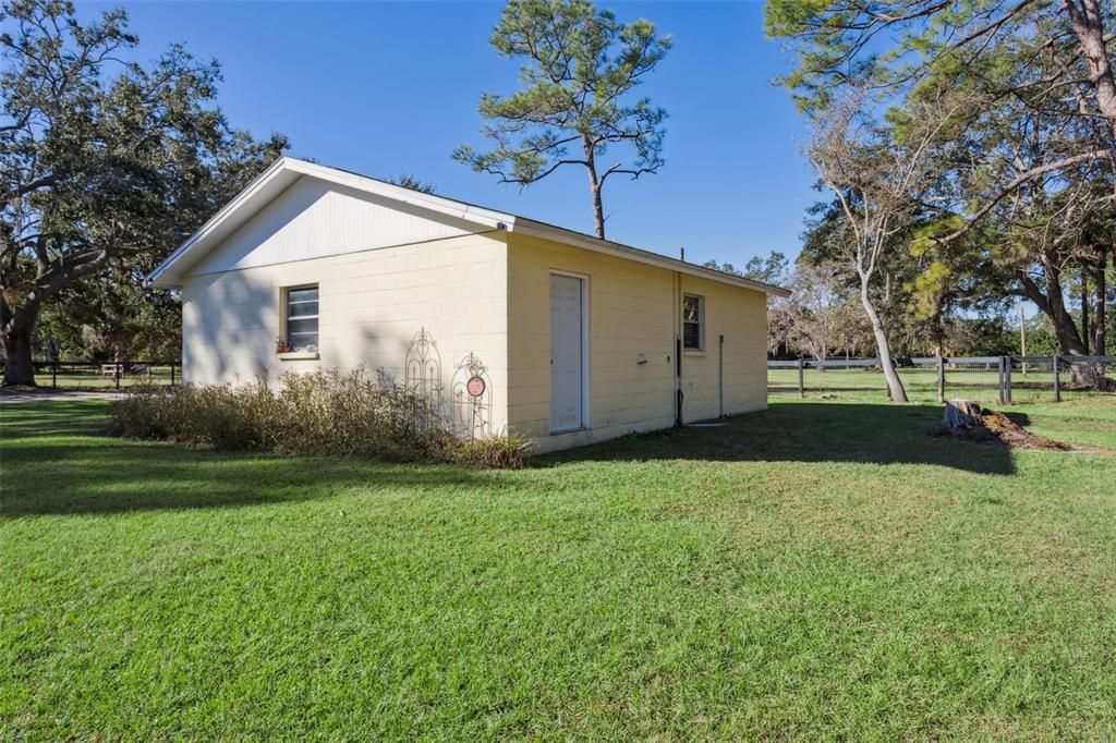 En Venta: $725,000 (3.37 acres)