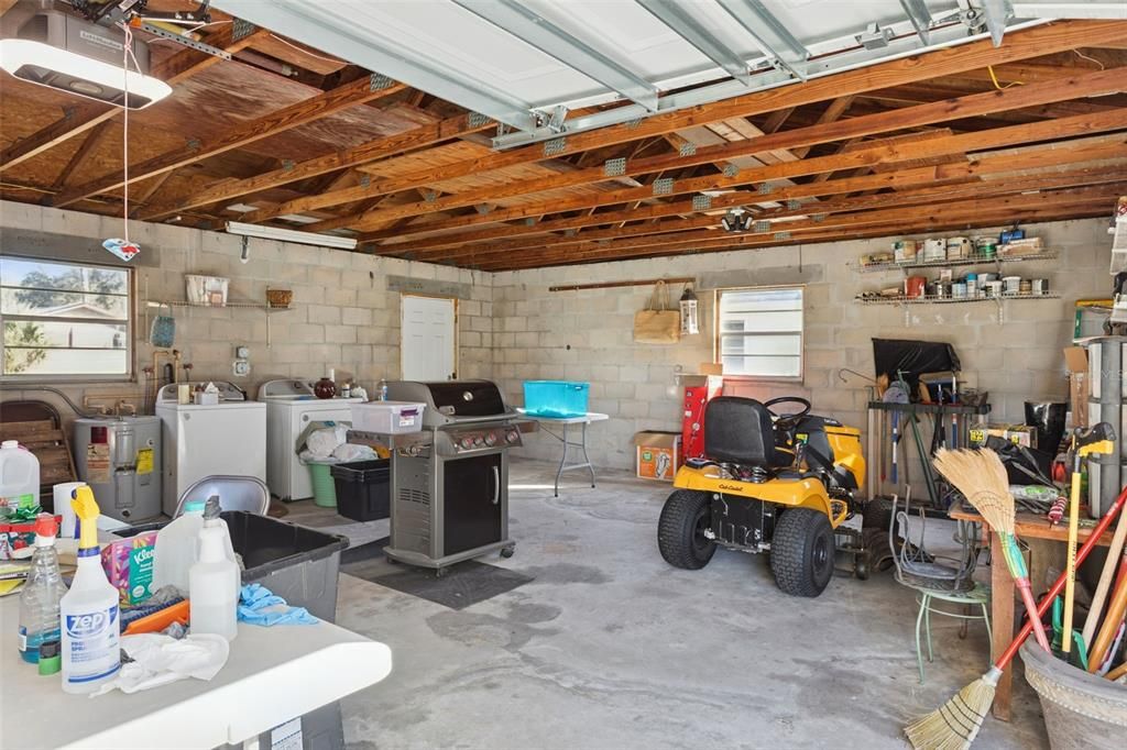 En Venta: $725,000 (3.37 acres)