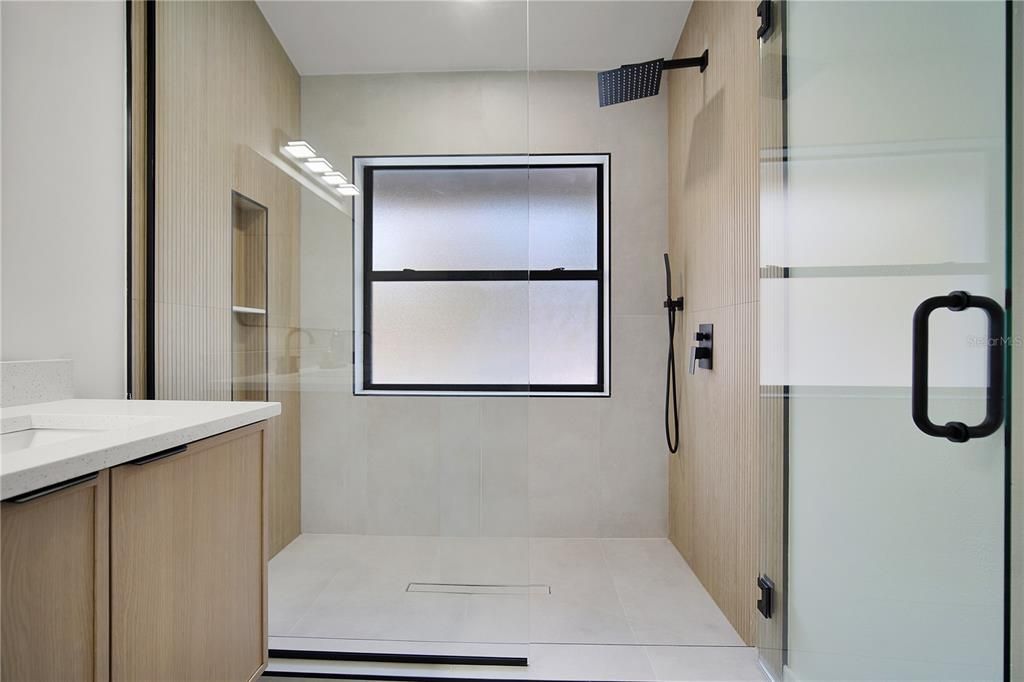 待售: $539,900 (4 贝兹, 2 浴室, 1774 平方英尺)