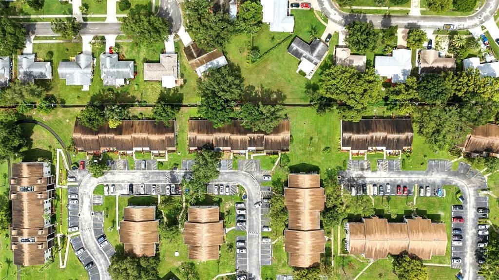 На продажу: $279,999 (2 спален, 2 ванн, 1177 Квадратных фут)