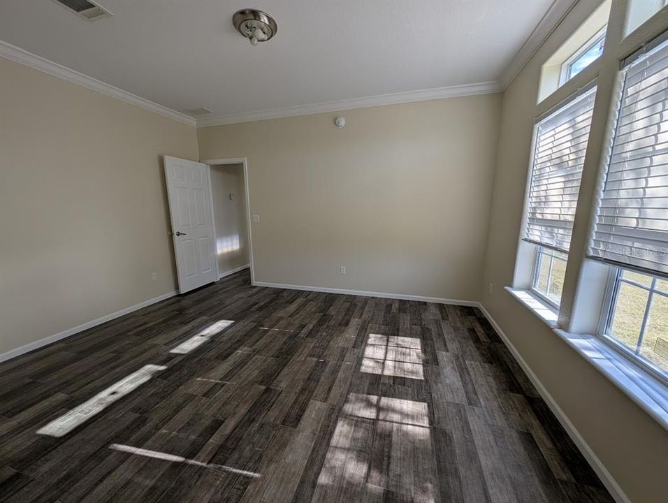 En Venta: $370,000 (3 camas, 2 baños, 2040 Pies cuadrados)