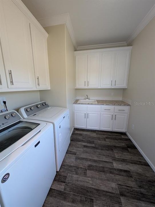 En Venta: $370,000 (3 camas, 2 baños, 2040 Pies cuadrados)