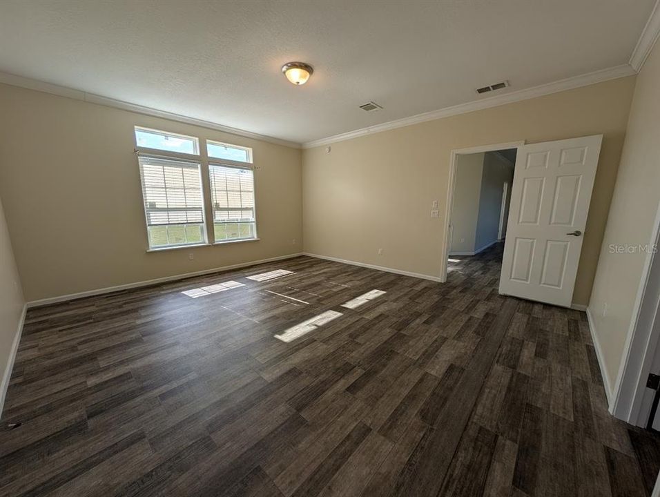 En Venta: $370,000 (3 camas, 2 baños, 2040 Pies cuadrados)