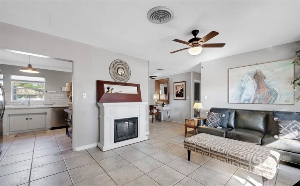 For Sale: $354,900 (3 beds, 2 baths, 1515 Square Feet)