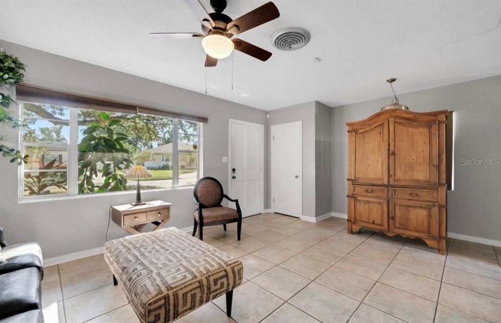 For Sale: $354,900 (3 beds, 2 baths, 1515 Square Feet)