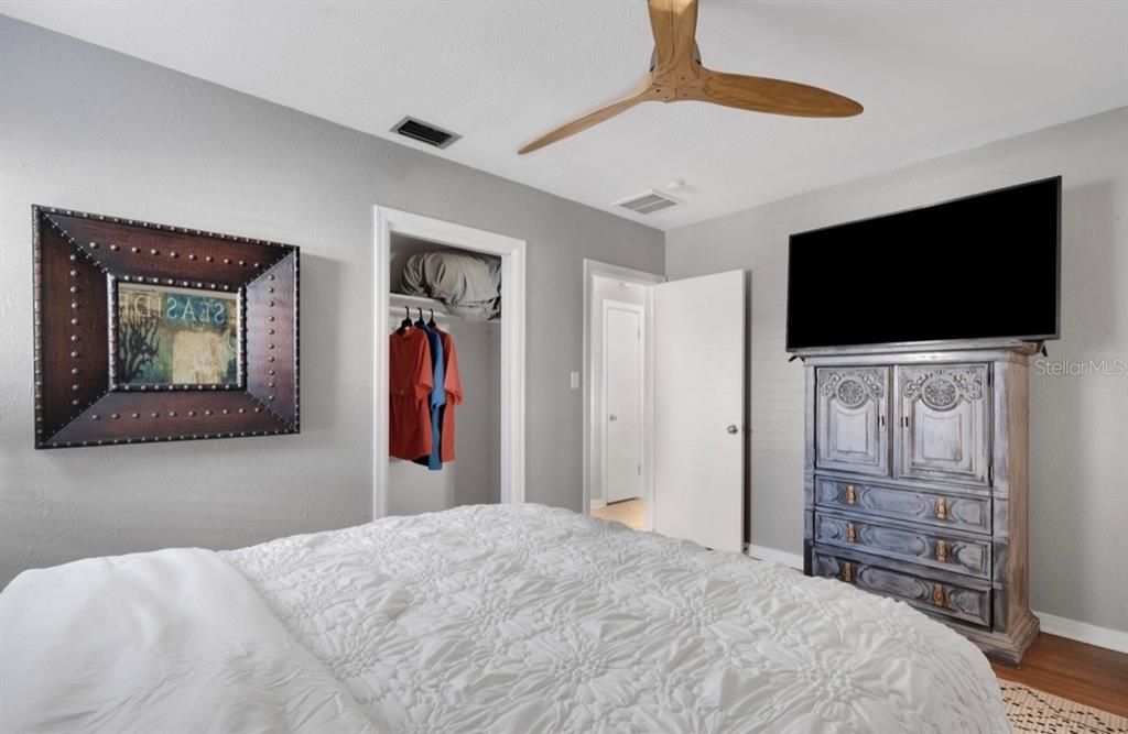 For Sale: $354,900 (3 beds, 2 baths, 1515 Square Feet)