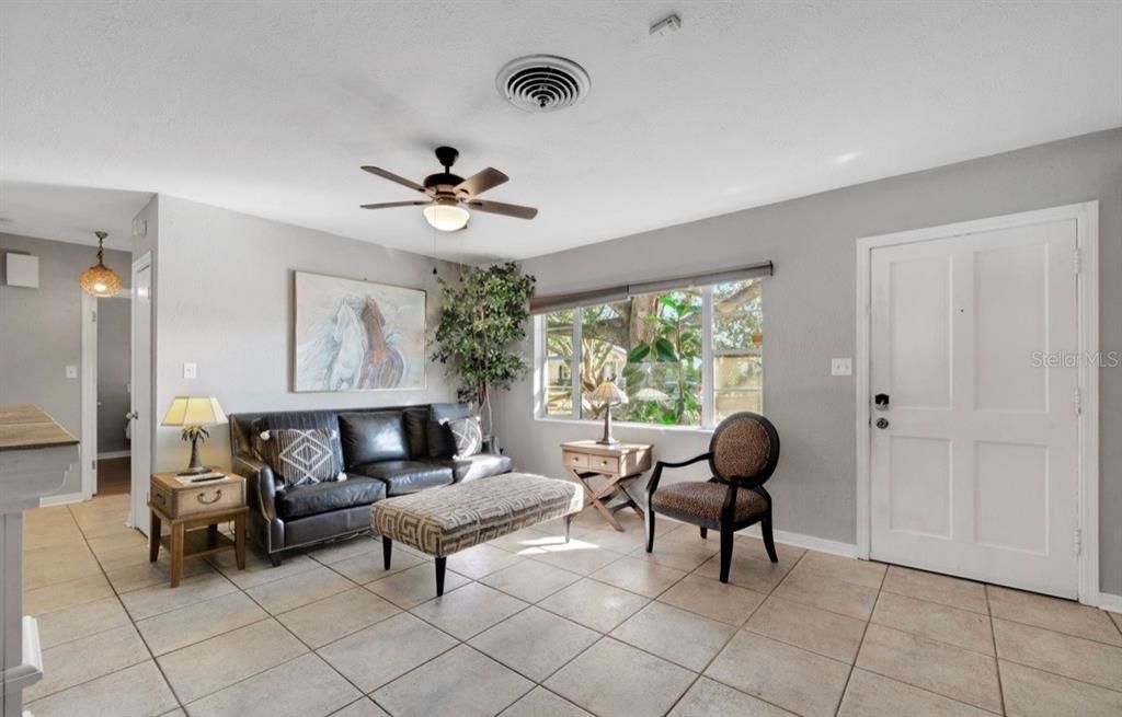 For Sale: $354,900 (3 beds, 2 baths, 1515 Square Feet)