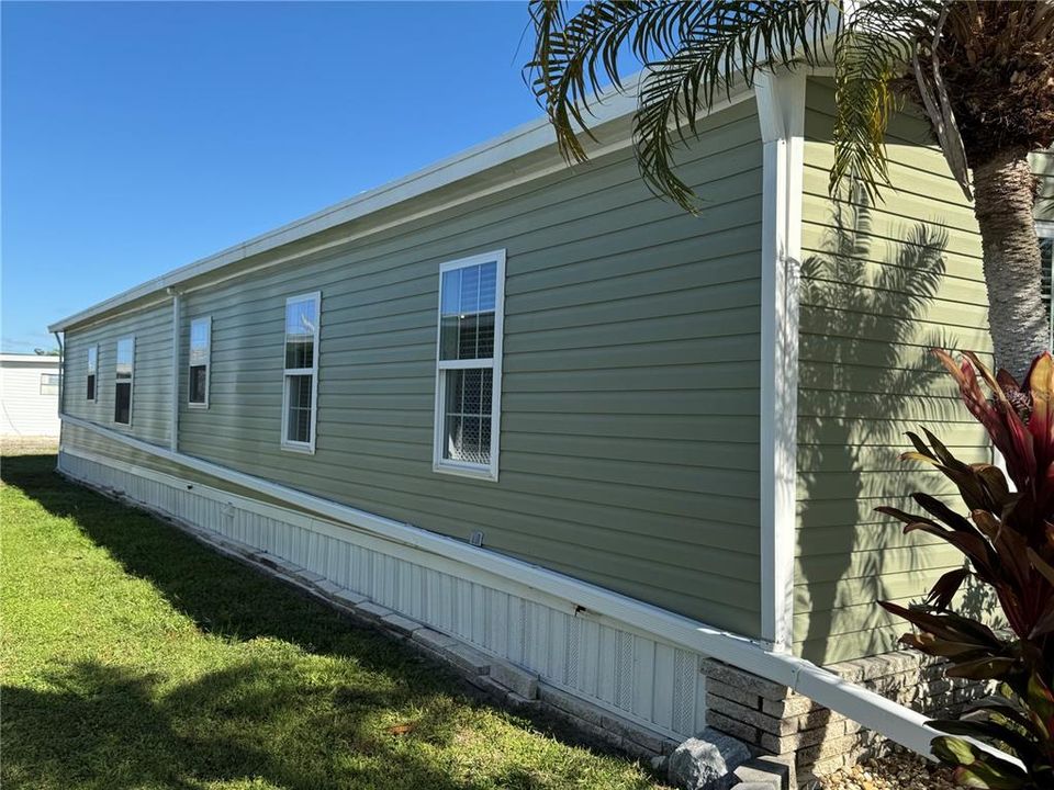 For Sale: $200,000 (2 beds, 2 baths, 1620 Square Feet)