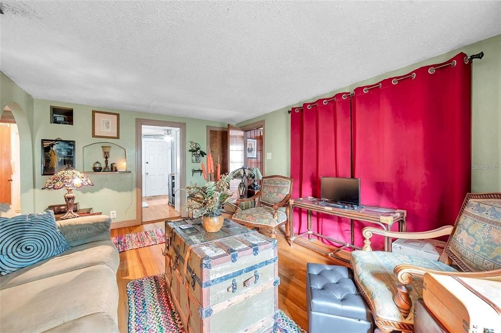 En Venta: $580,000 (3 camas, 3 baños, 1618 Pies cuadrados)