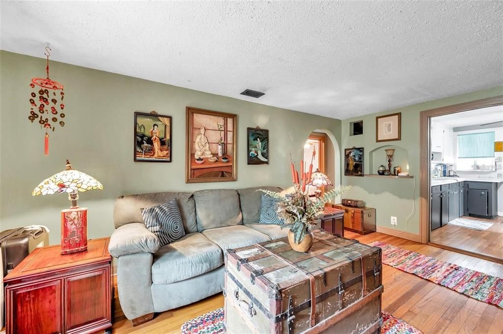 En Venta: $580,000 (3 camas, 3 baños, 1618 Pies cuadrados)