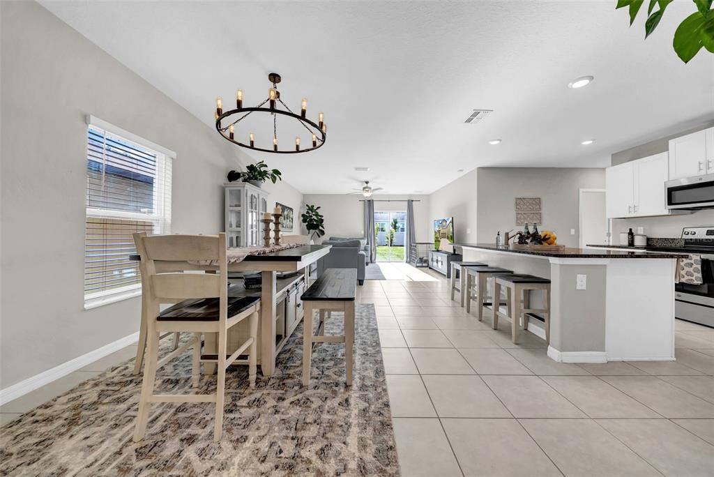 En Venta: $485,000 (6 camas, 3 baños, 2580 Pies cuadrados)