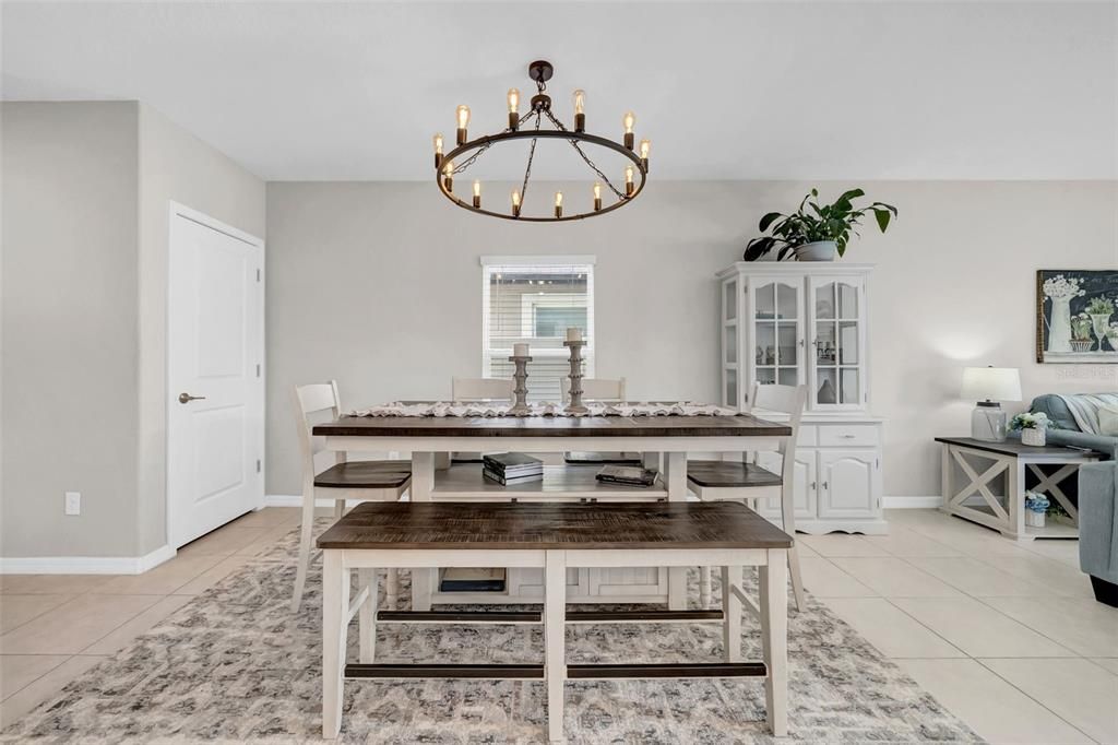 En Venta: $485,000 (6 camas, 3 baños, 2580 Pies cuadrados)