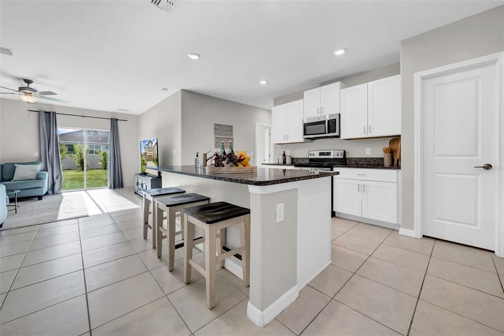 En Venta: $485,000 (6 camas, 3 baños, 2580 Pies cuadrados)