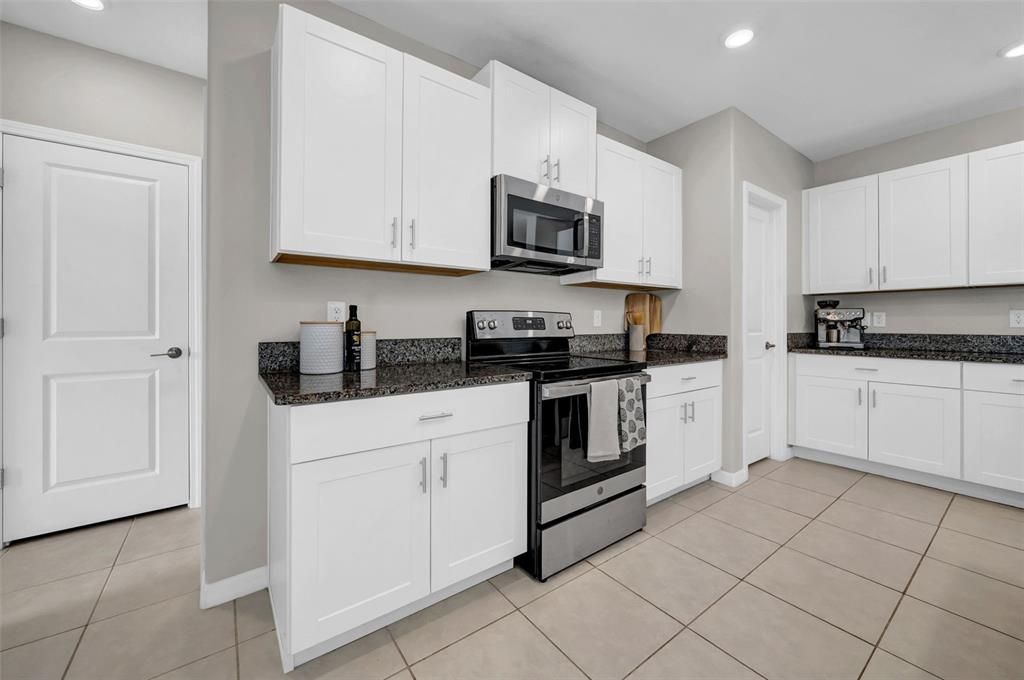 En Venta: $485,000 (6 camas, 3 baños, 2580 Pies cuadrados)