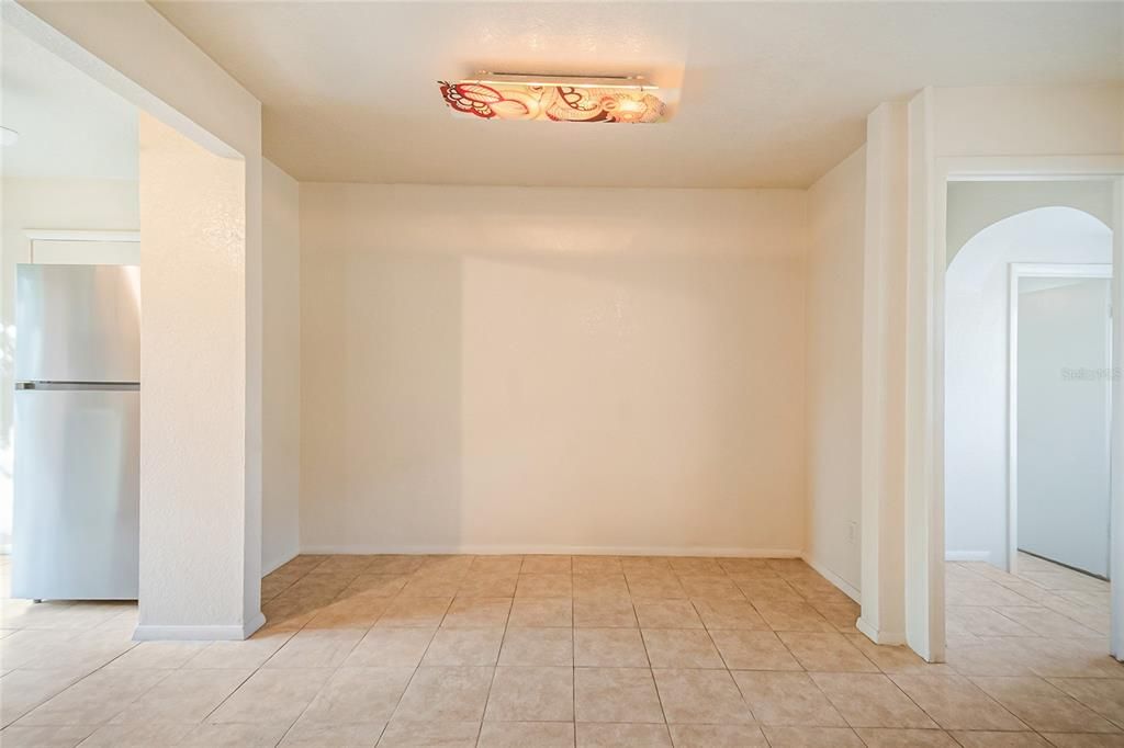 For Rent: $2,000 (3 beds, 2 baths, 1019 Square Feet)