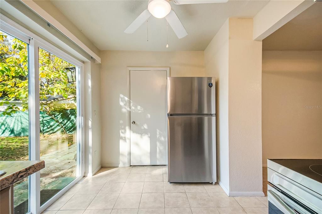 For Rent: $2,000 (3 beds, 2 baths, 1019 Square Feet)