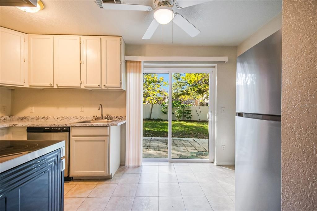 For Rent: $2,000 (3 beds, 2 baths, 1019 Square Feet)