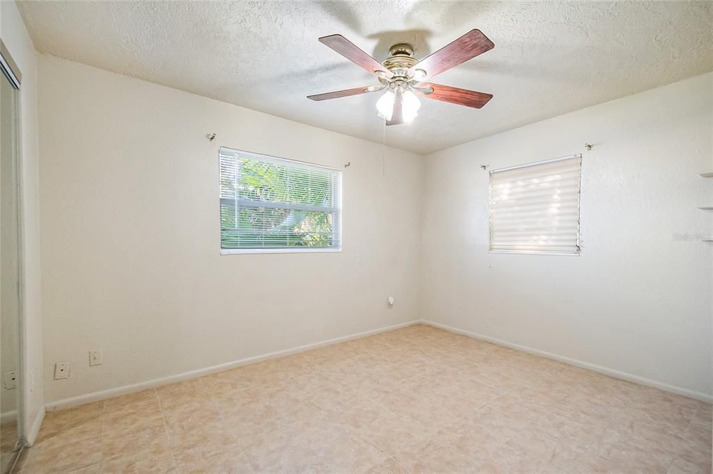 For Rent: $2,000 (3 beds, 2 baths, 1019 Square Feet)