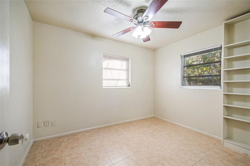 For Rent: $2,000 (3 beds, 2 baths, 1019 Square Feet)