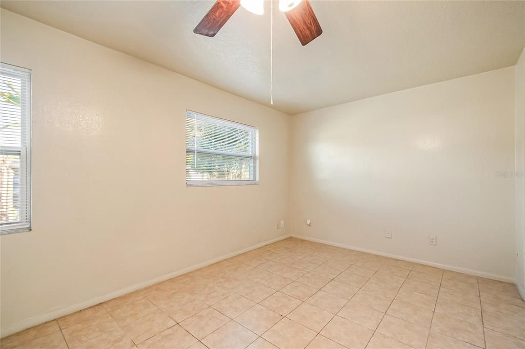 For Rent: $2,000 (3 beds, 2 baths, 1019 Square Feet)