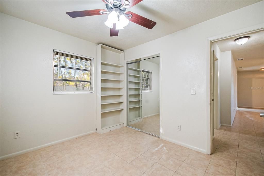 For Rent: $2,000 (3 beds, 2 baths, 1019 Square Feet)