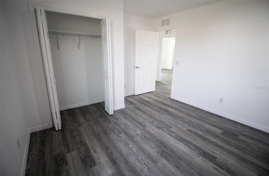 待售: $229,000 (4 贝兹, 2 浴室, 1411 平方英尺)