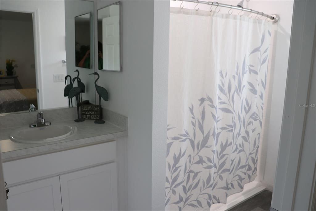 待售: $229,000 (4 贝兹, 2 浴室, 1411 平方英尺)