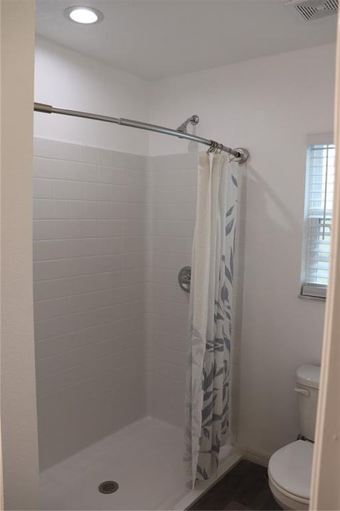 待售: $229,000 (4 贝兹, 2 浴室, 1411 平方英尺)