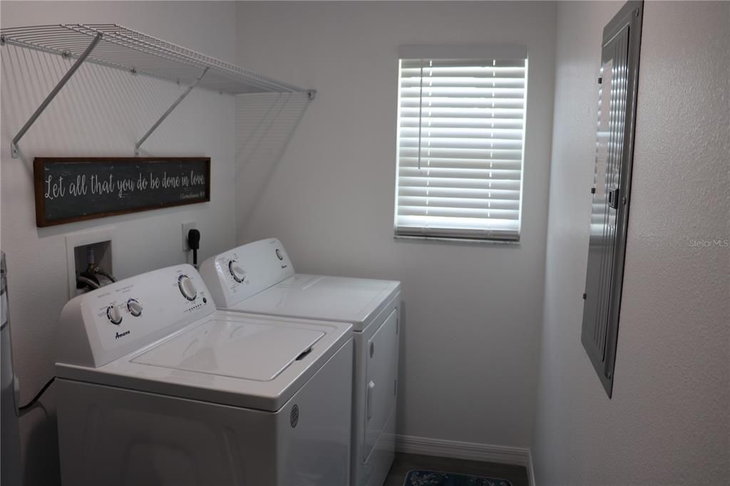 待售: $229,000 (4 贝兹, 2 浴室, 1411 平方英尺)