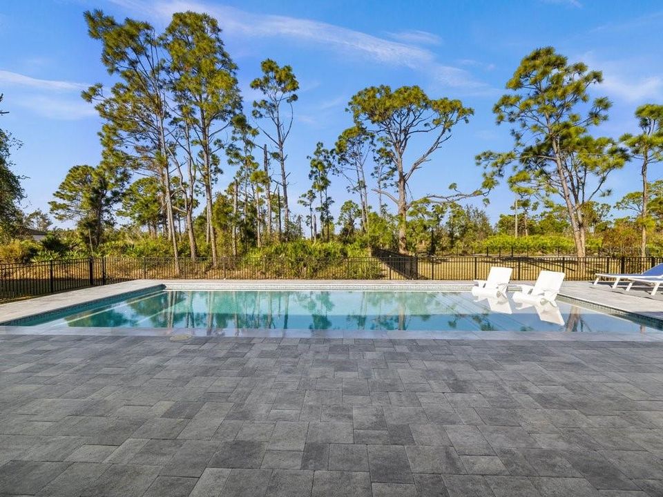 For Sale: $549,900 (3 beds, 2 baths, 1663 Square Feet)