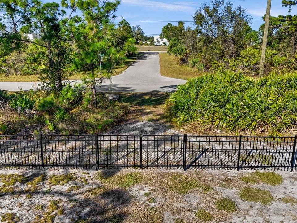 For Sale: $549,900 (3 beds, 2 baths, 1663 Square Feet)