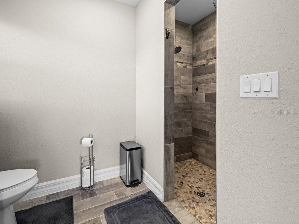 For Sale: $549,900 (3 beds, 2 baths, 1663 Square Feet)