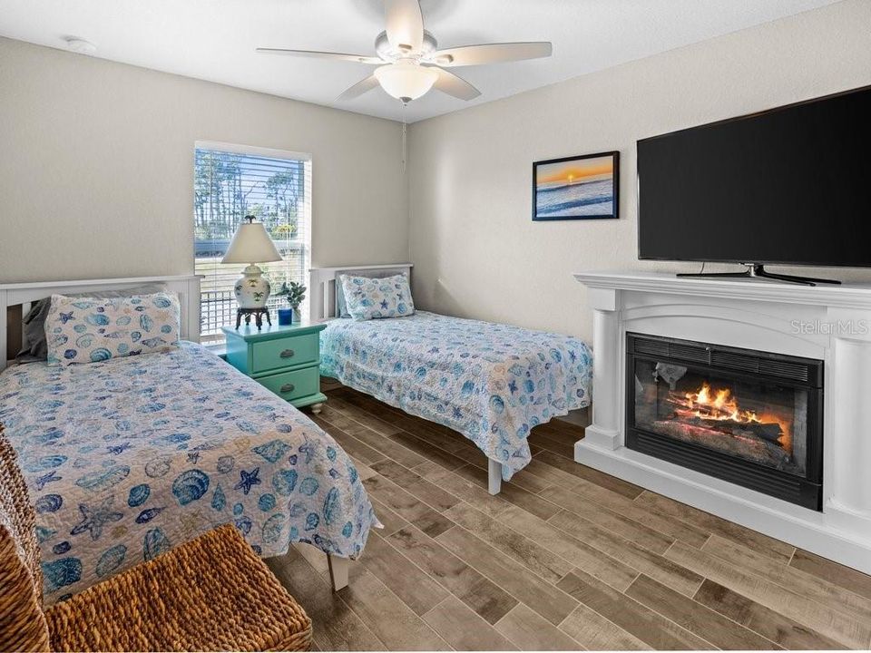 For Sale: $549,900 (3 beds, 2 baths, 1663 Square Feet)