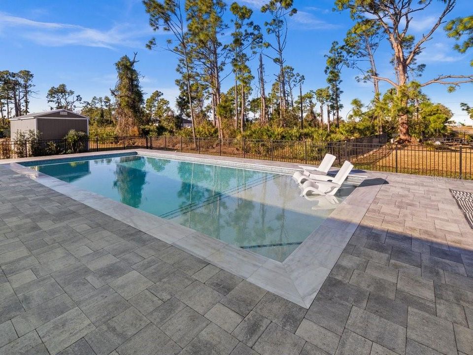 For Sale: $549,900 (3 beds, 2 baths, 1663 Square Feet)