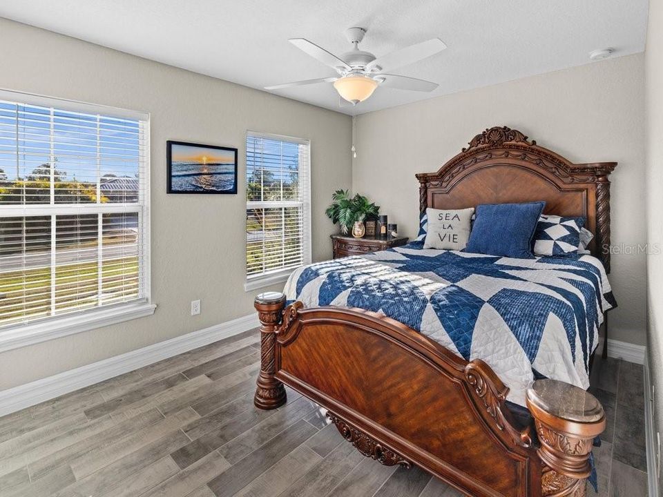 For Sale: $549,900 (3 beds, 2 baths, 1663 Square Feet)