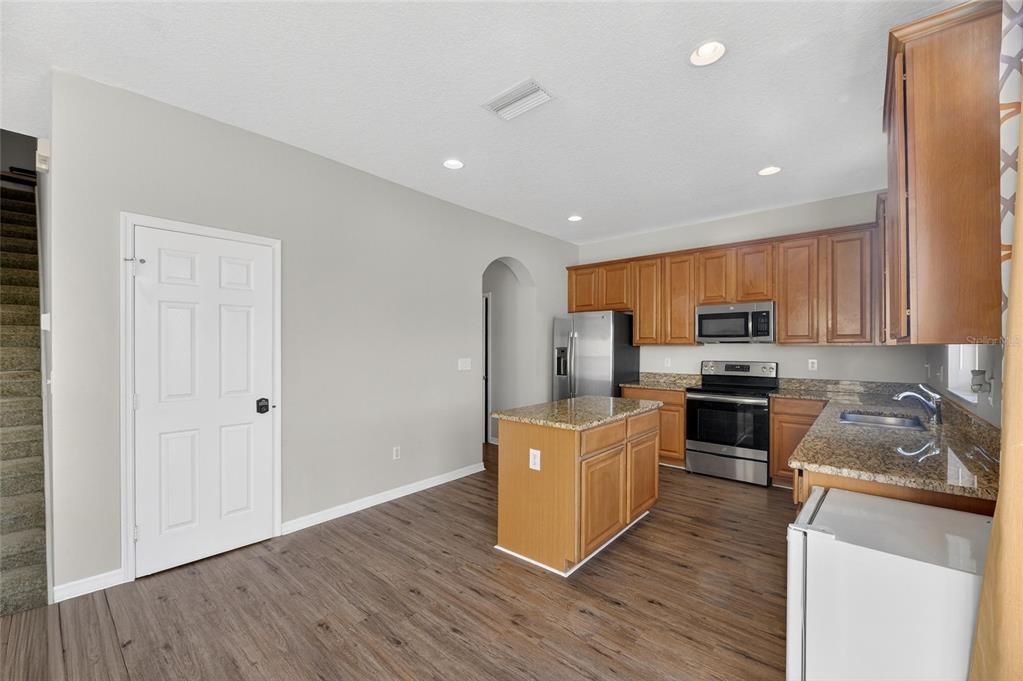 For Sale: $365,000 (4 beds, 2 baths, 2220 Square Feet)