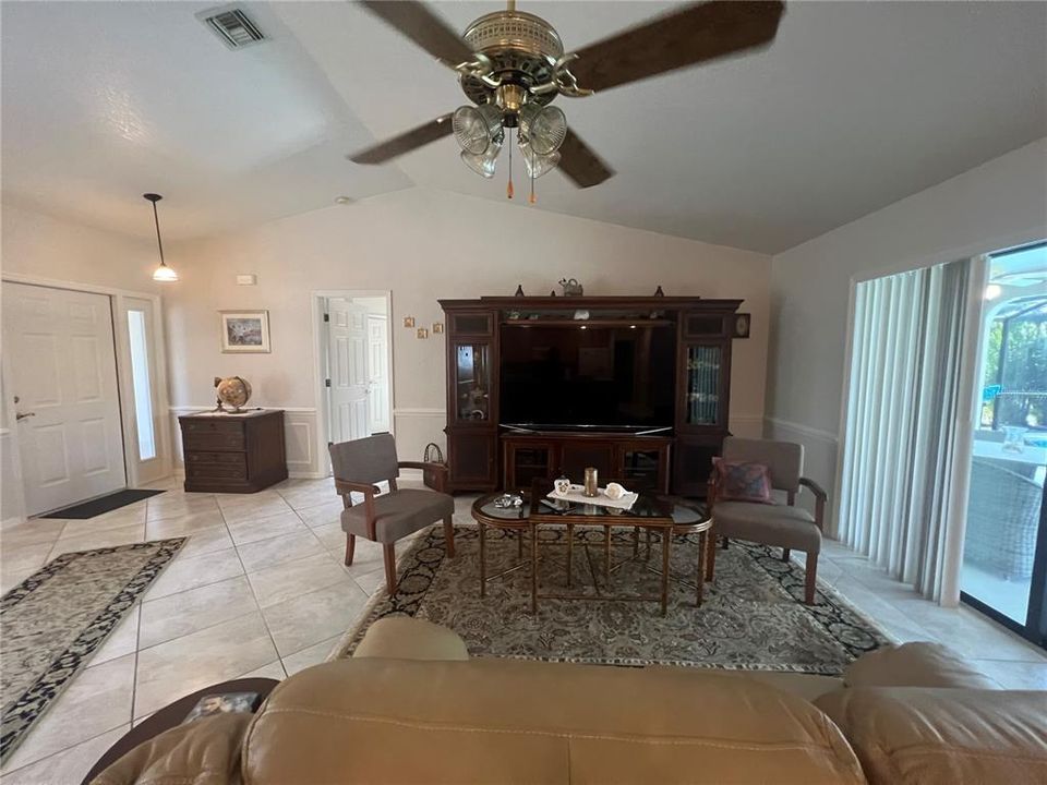 出租: $2,800 (3 贝兹, 2 浴室, 1935 平方英尺)