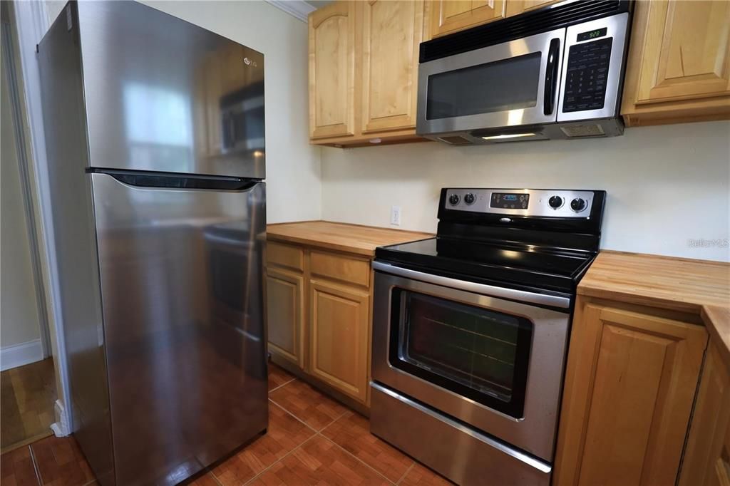 For Rent: $1,650 (1 beds, 1 baths, 640 Square Feet)