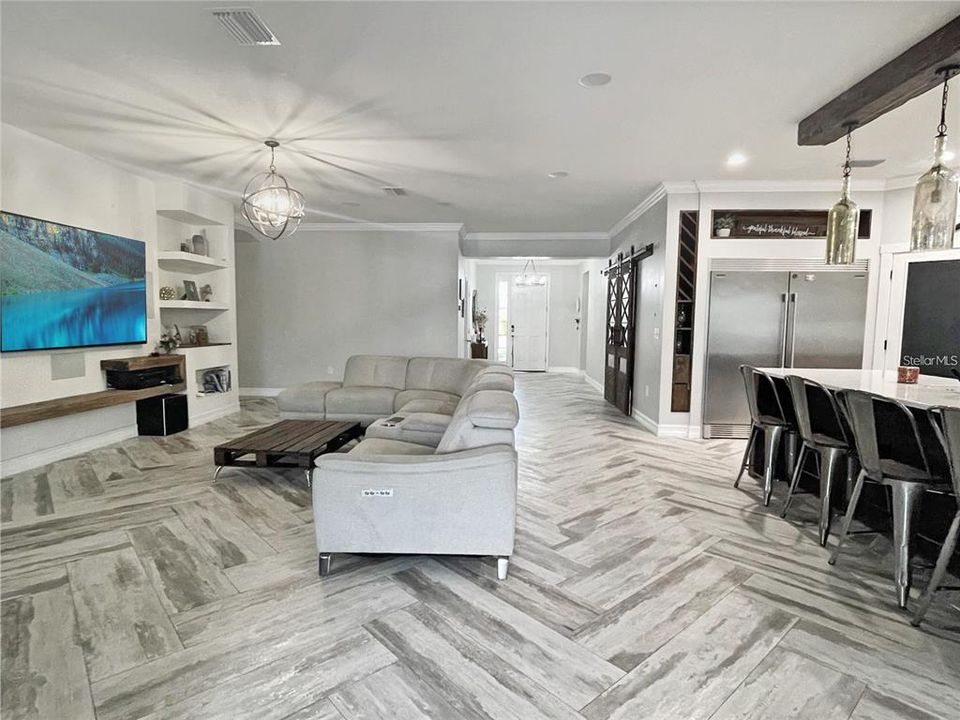 For Rent: $4,300 (4 beds, 2 baths, 2537 Square Feet)