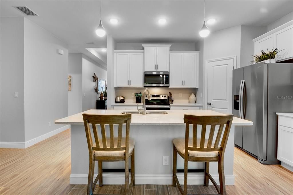 待售: $355,000 (3 贝兹, 2 浴室, 1884 平方英尺)