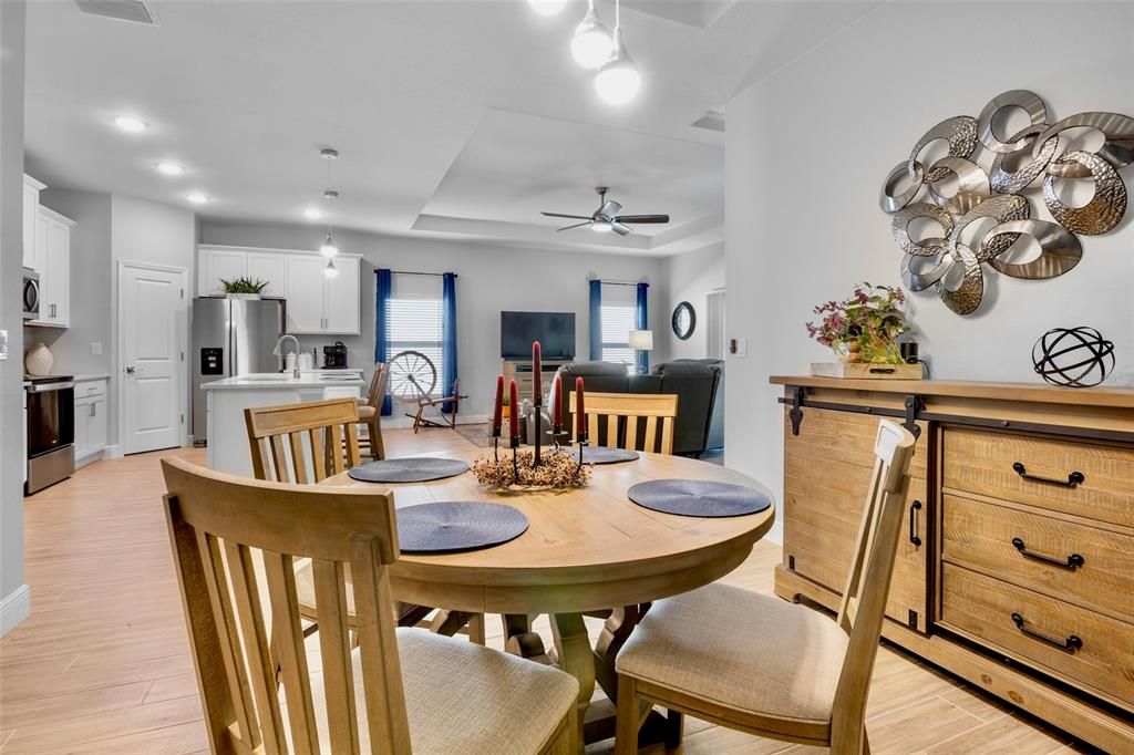 待售: $355,000 (3 贝兹, 2 浴室, 1884 平方英尺)