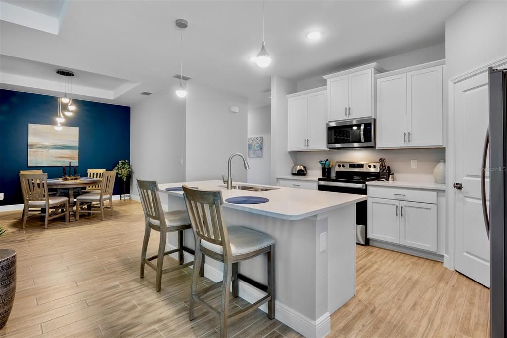 待售: $355,000 (3 贝兹, 2 浴室, 1884 平方英尺)