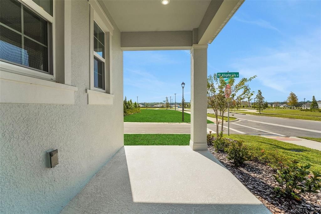 Activo con contrato: $699,900 (4 camas, 3 baños, 2807 Pies cuadrados)