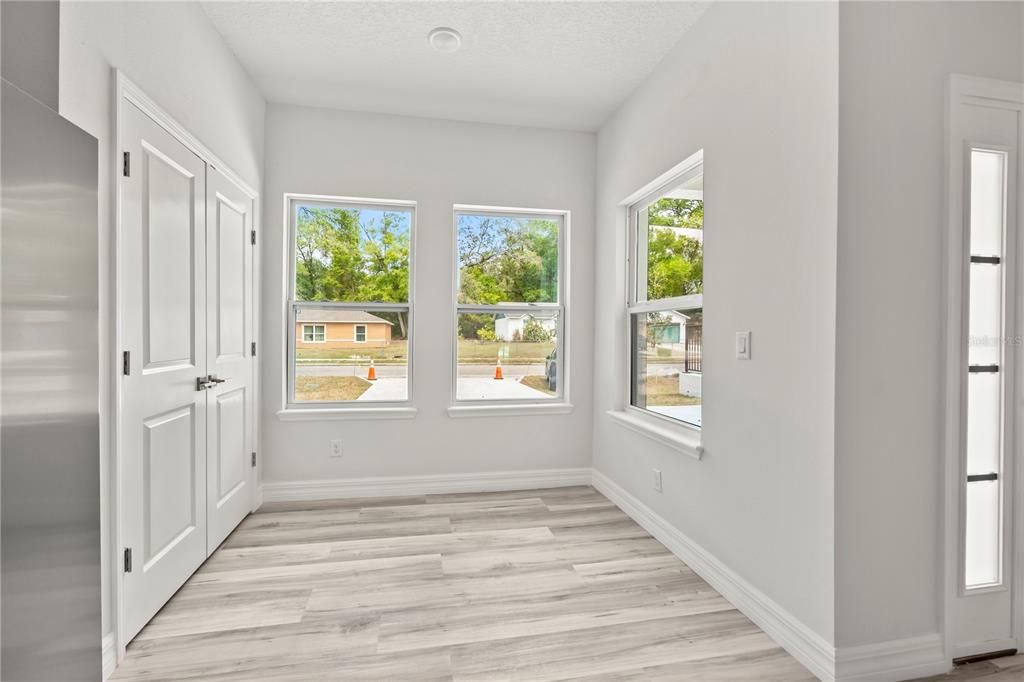 En Venta: $275,000 (3 camas, 2 baños, 1363 Pies cuadrados)