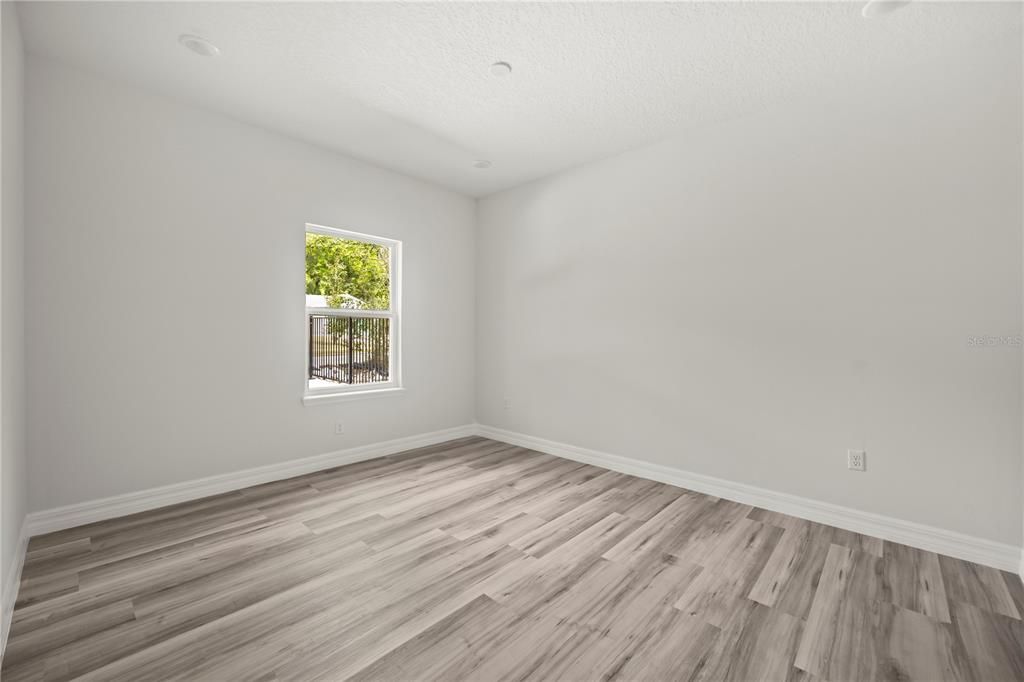 En Venta: $275,000 (3 camas, 2 baños, 1363 Pies cuadrados)