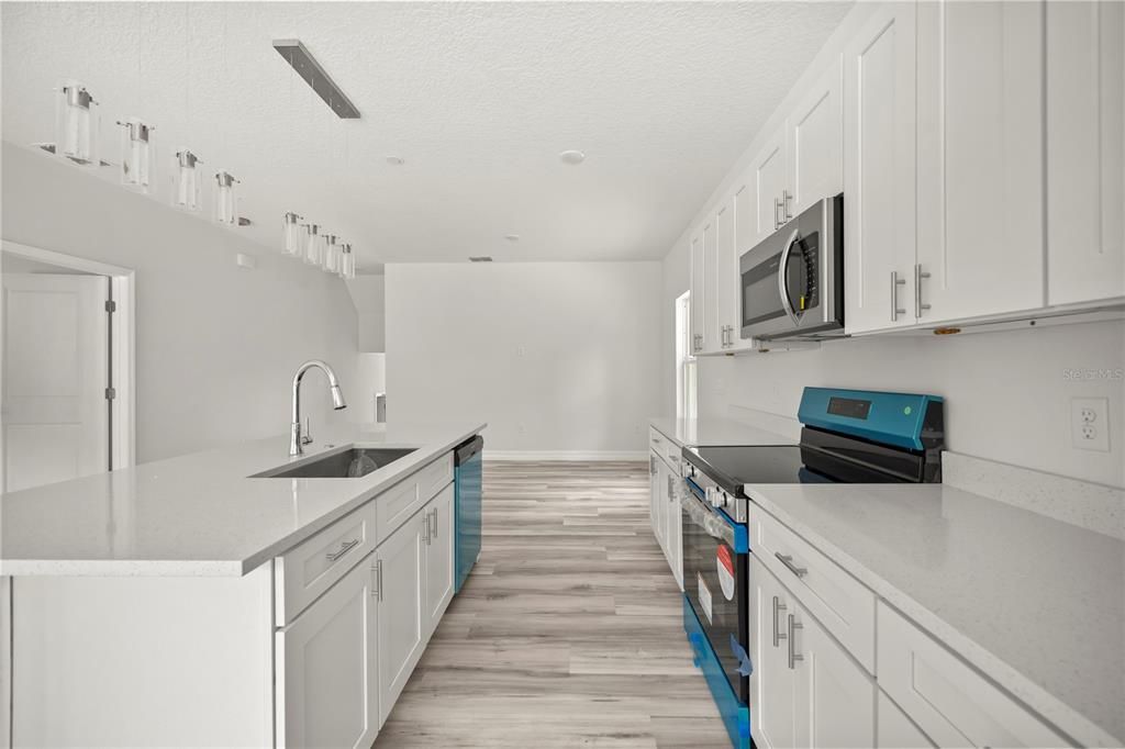 En Venta: $275,000 (3 camas, 2 baños, 1363 Pies cuadrados)