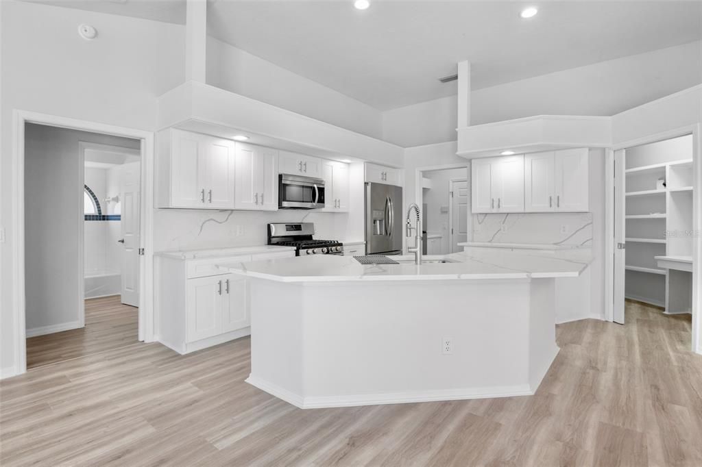 待售: $795,000 (4 贝兹, 3 浴室, 2586 平方英尺)