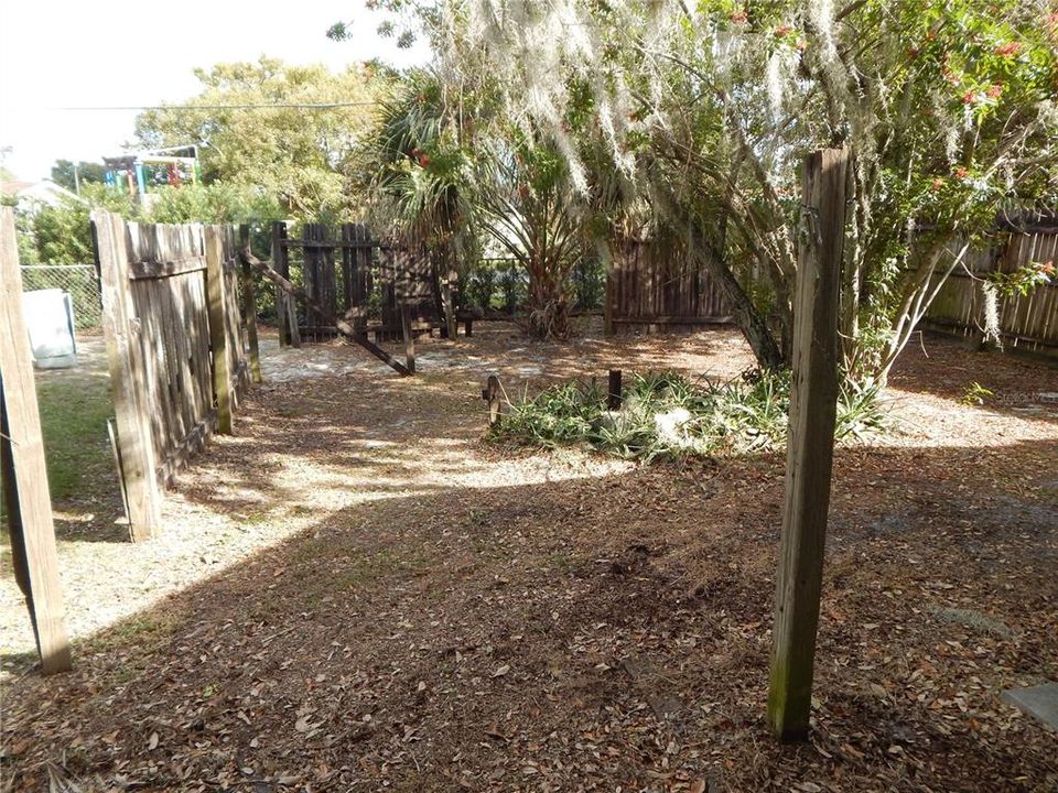 For Sale: $275,000 (2 beds, 2 baths, 1074 Square Feet)