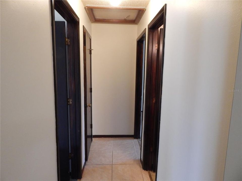 For Sale: $275,000 (2 beds, 2 baths, 1074 Square Feet)